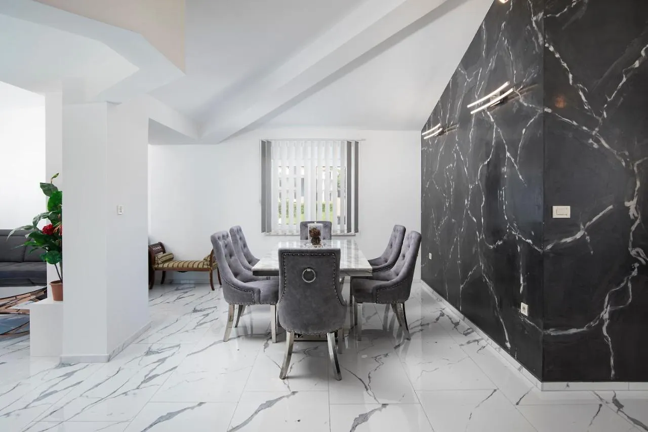 Pjescana Uvala Sea View Apartment 크로아티아