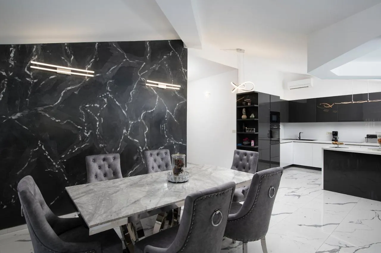 Pjescana Uvala Sea View Apartment