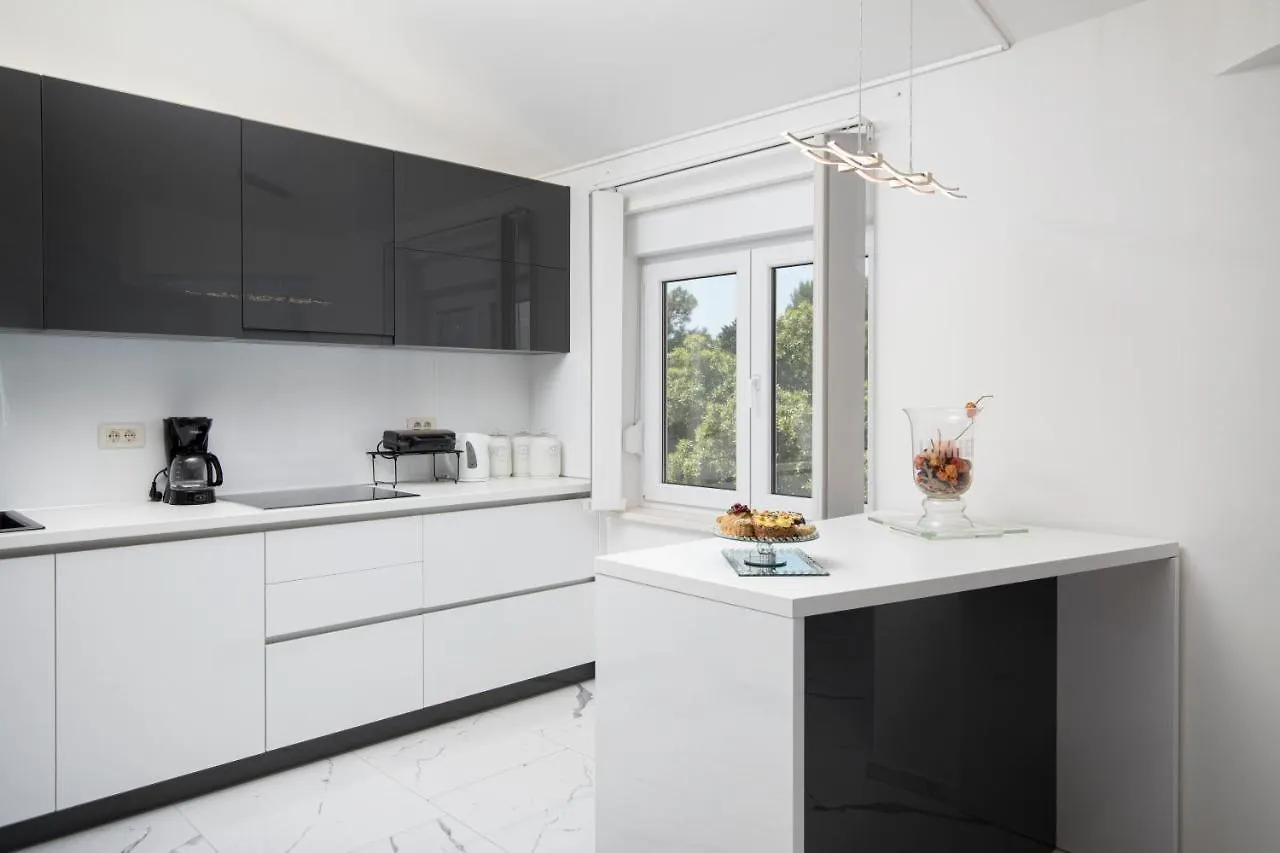 Pjescana Uvala Sea View Apartment