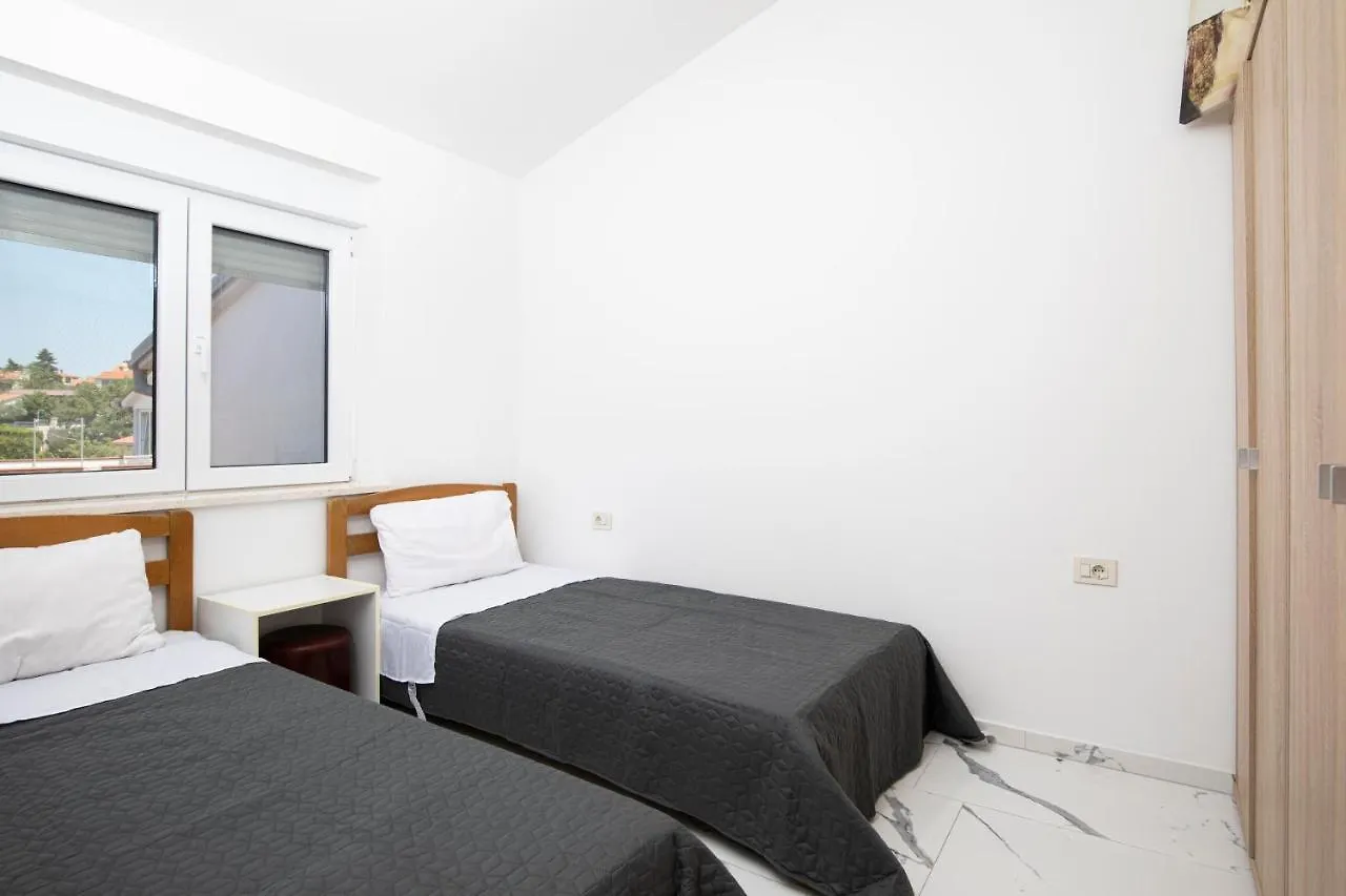 Pjescana Uvala Sea View Apartment 0*, 프예스차나 우발라
